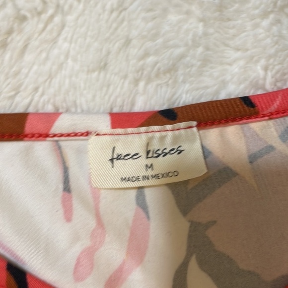 Free Kisses Tropical Tank‎ Top - Picture 3 of 5